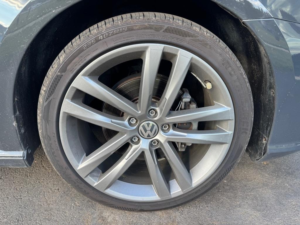 Volkswagen Passat R-Line w/Comfort Pkg Auto 2017