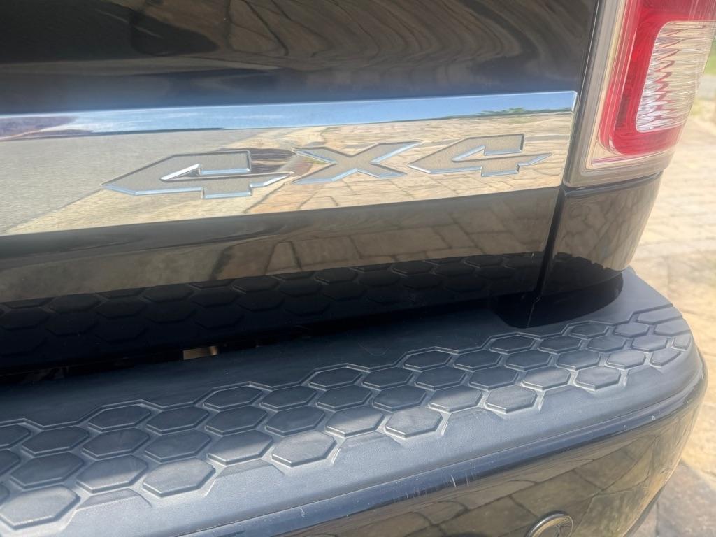 RAM 1500 Longhorn Crew Cab SWB 4WD 2016
