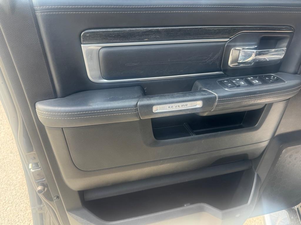 RAM 1500 Longhorn Crew Cab SWB 4WD 2016