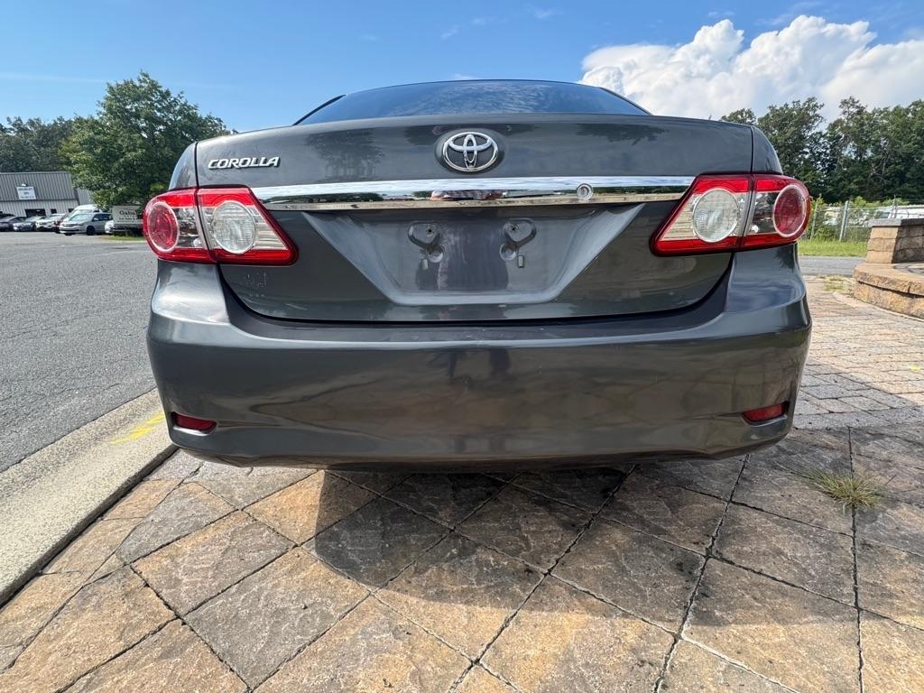Toyota Corolla S 5-Speed MT 2013