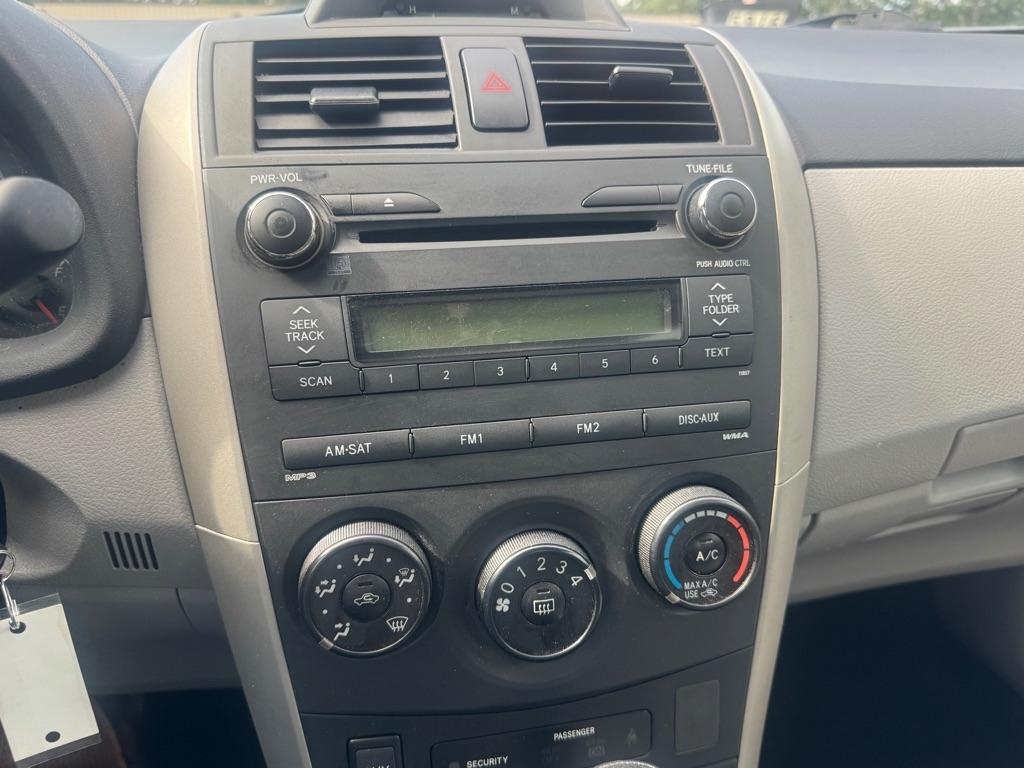 Toyota Corolla S 5-Speed MT 2013
