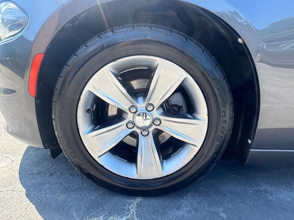 Dodge Charger 4dr Sdn SXT RWD 2015