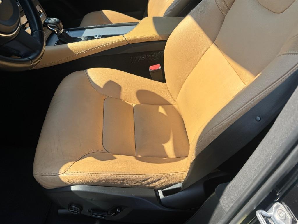 Volvo XC90 T6 AWD 7-Passenger Momentum 2017