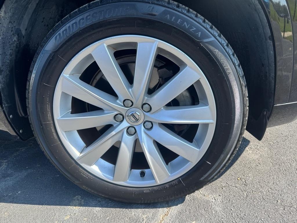 Volvo XC90 T6 AWD 7-Passenger Momentum 2017