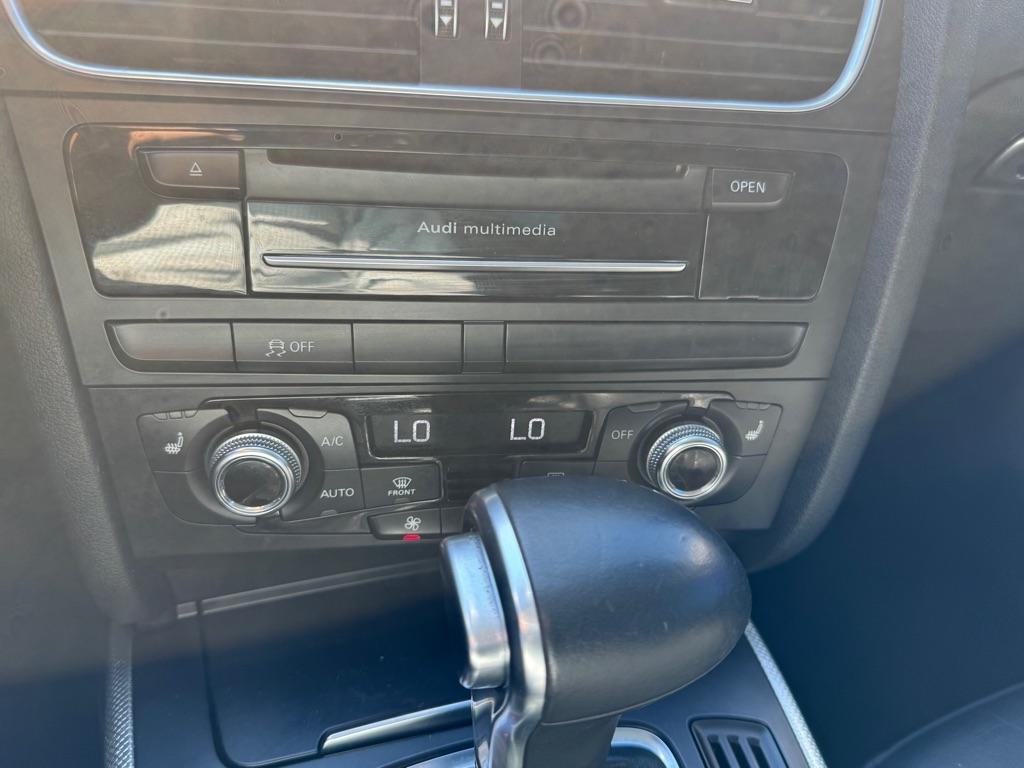 Audi A4 4dr Sdn Auto quattro 2.0T Premium 2015