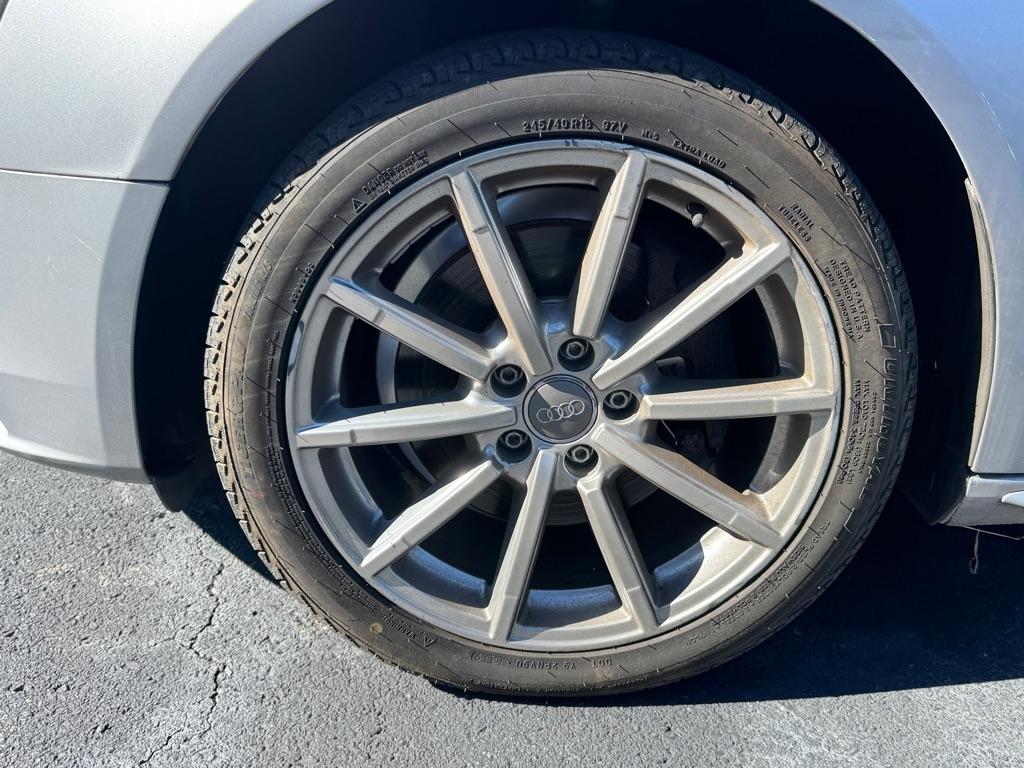 Audi A4 4dr Sdn Auto quattro 2.0T Premium 2015