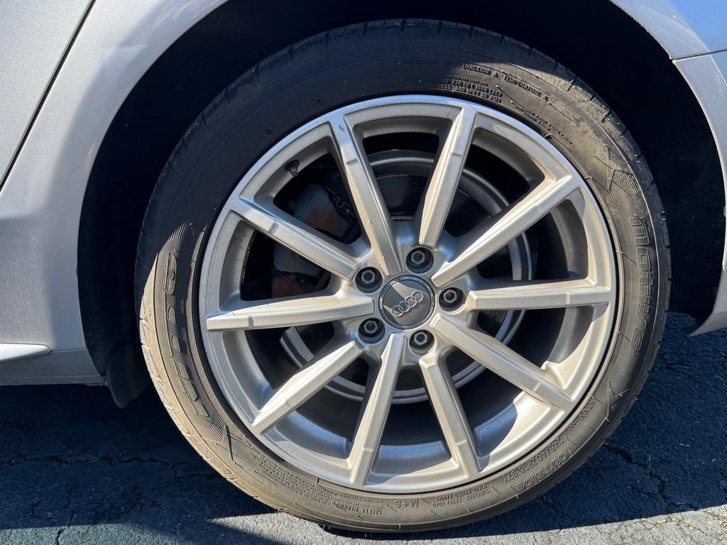 Audi A4 4dr Sdn Auto quattro 2.0T Premium 2015
