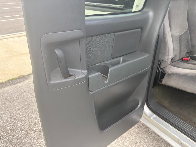 GMC Sierra 1500 SL Ext. Cab 2WD 2006 GMC Sierra 1500 SL Ext. Cab 2WD 2006