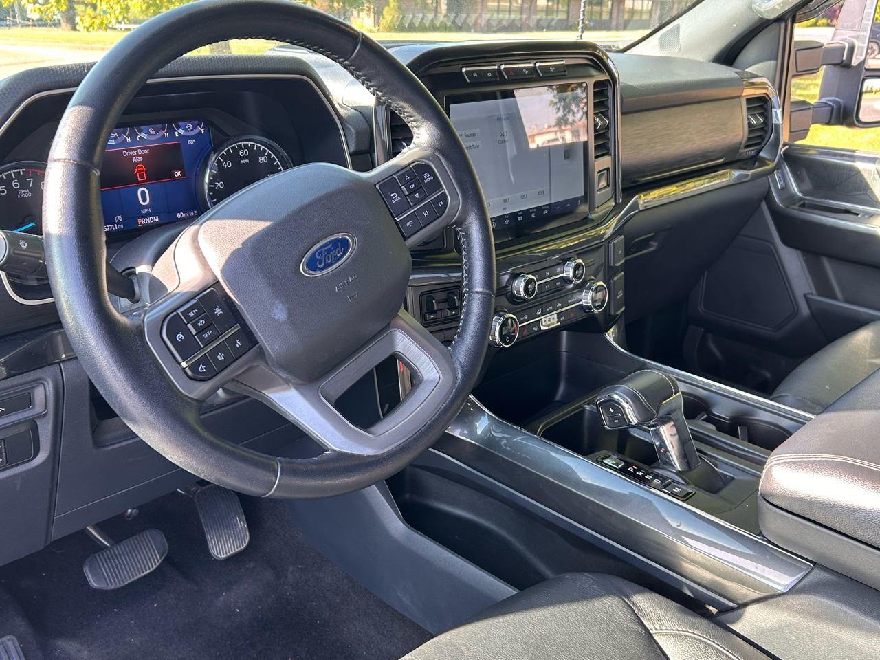 Ford F-150 4WD SuperCrew 145" Lariat 2021 Ford F-150 4WD SuperCrew 145" Lariat 2021