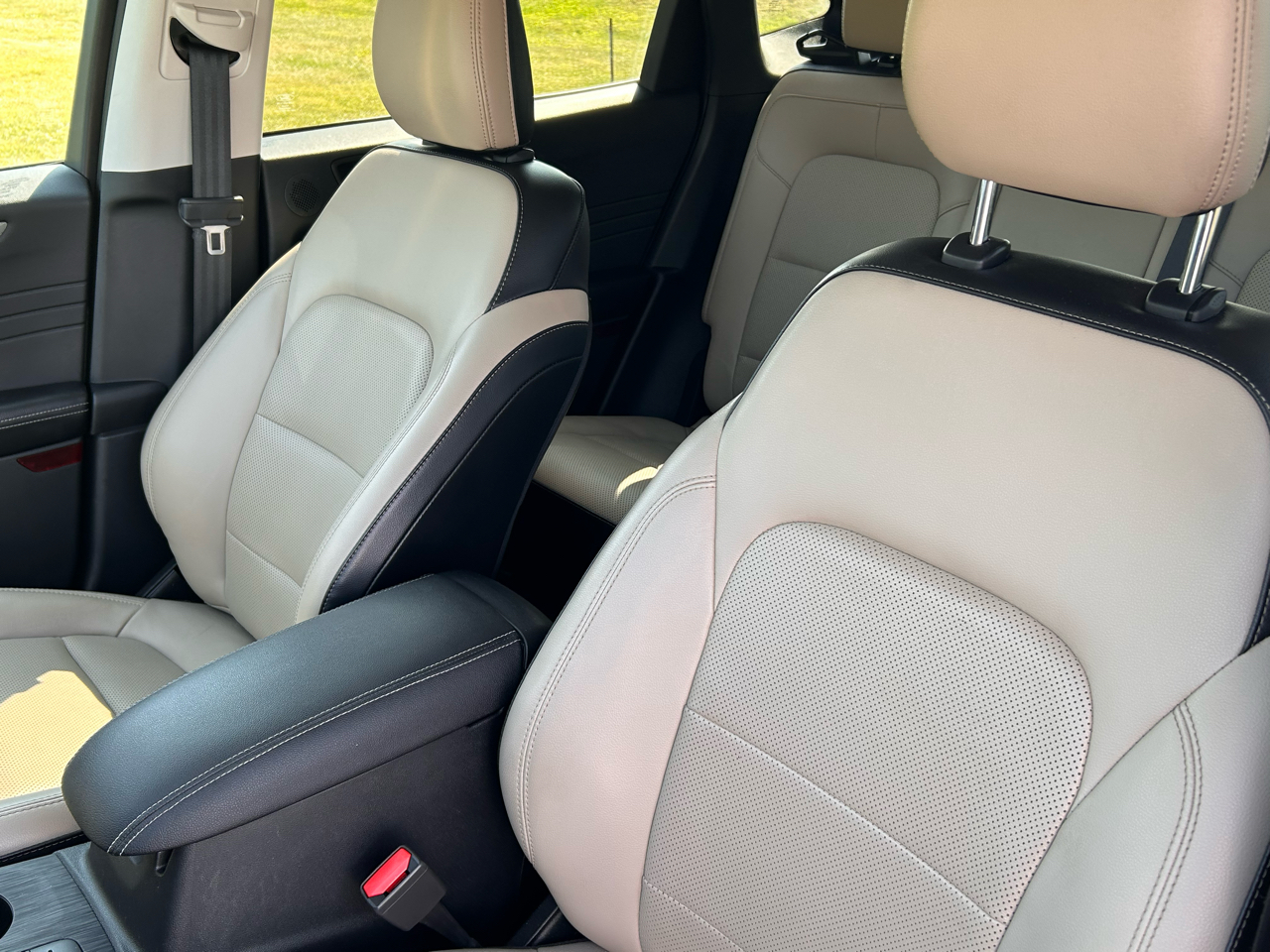Ford Escape Hybrid Titanium 2021 Ford Escape Hybrid Titanium 2021