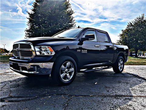 2016 RAM 1500 4WD Crew Cab 140.5" Big Horn