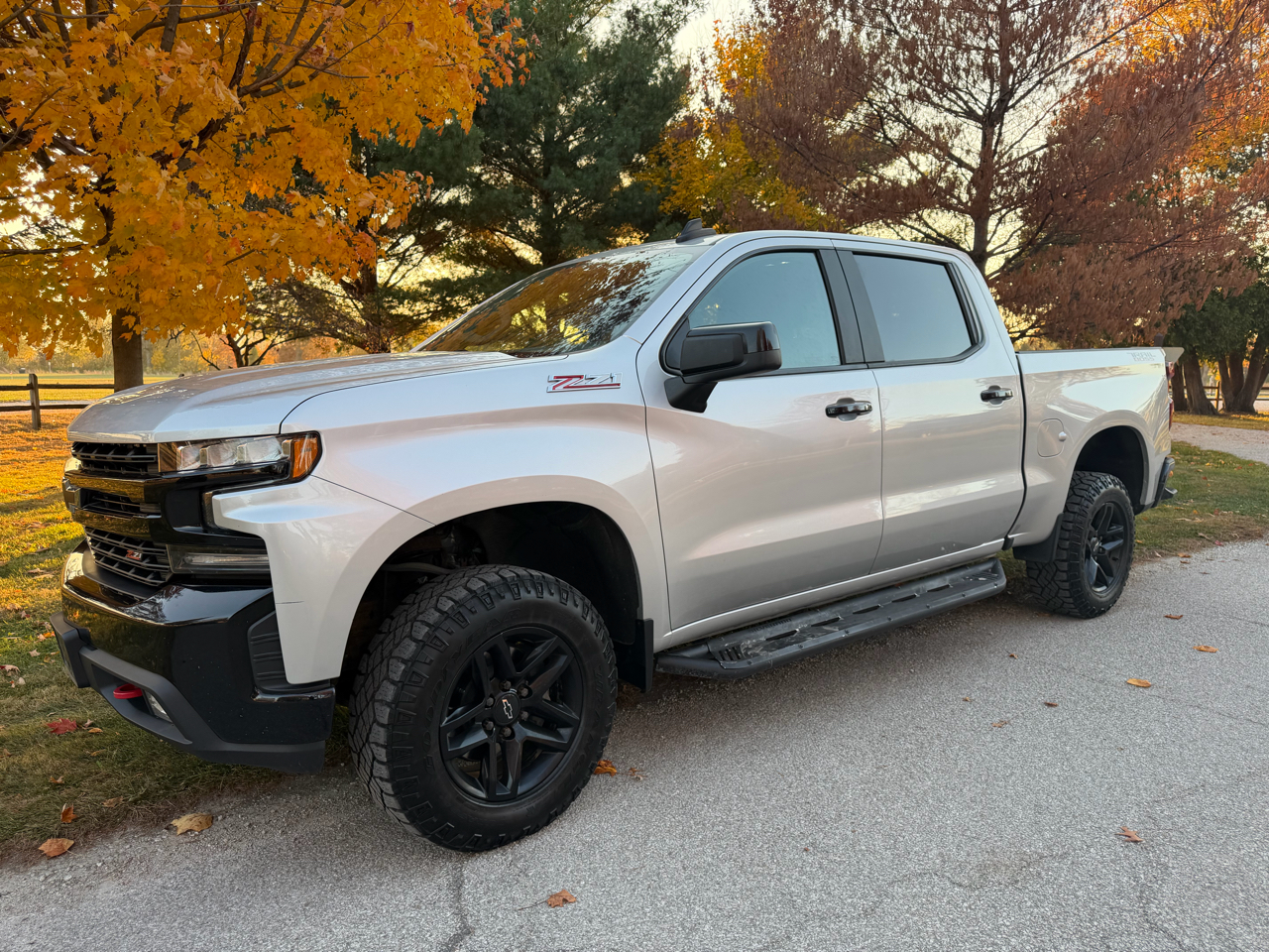 2020 Chevrolet Silverado 1500 4WD Crew Cab 147" Custom Trail Boss