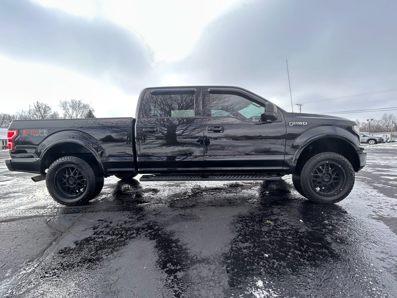 2019 Ford F-150 XLT photo 4