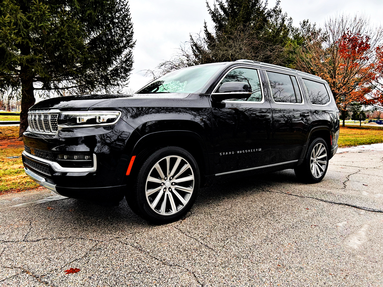 2022 Jeep Grand Wagoneer Series II's photo