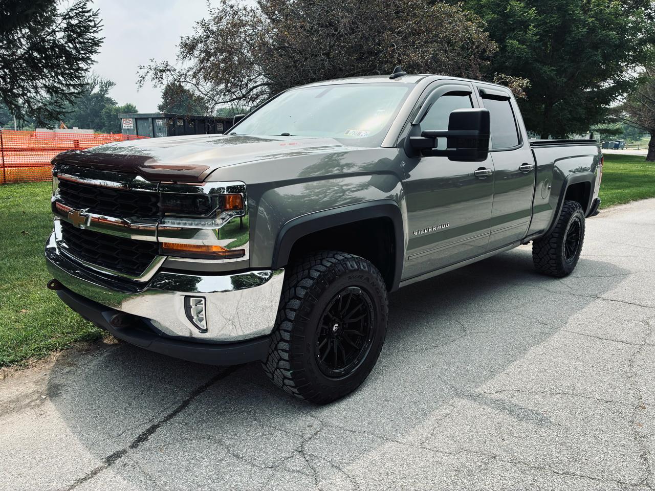 2017 Chevrolet Silverado 1500 4dr Ext Cab 143.5" WB 4WD LT
