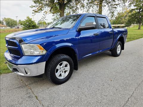 2017 RAM 1500 4WD Quad Cab 140.5" SLT