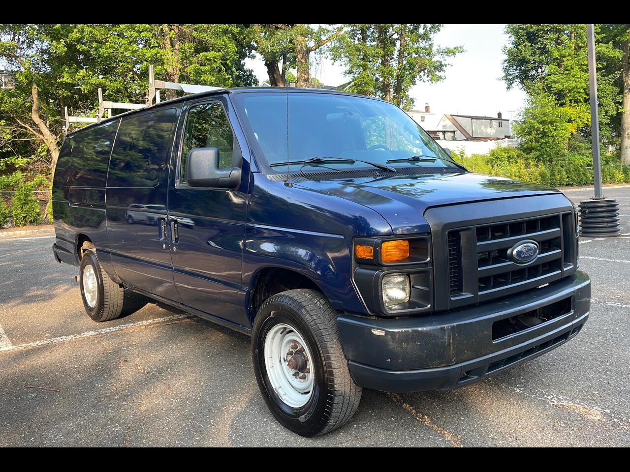 Ford Econoline E-350 Super Duty Extended 2011