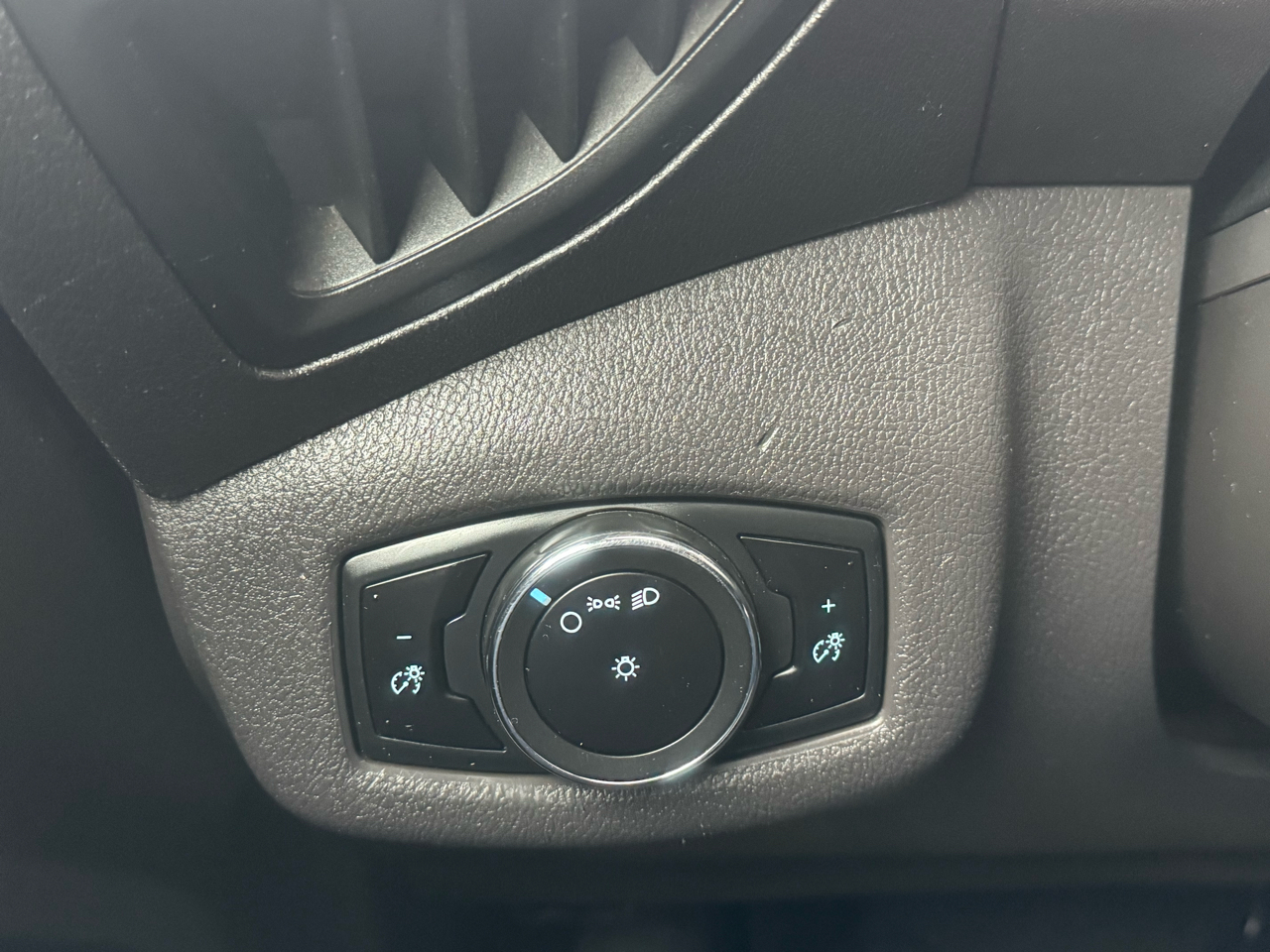 Ford Transit Connect Cargo Van XL LWB w/Rear 180 Degree Door 2017