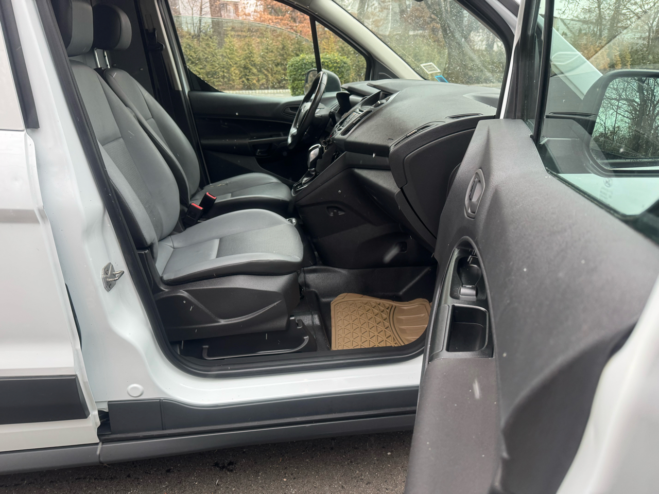 Ford Transit Connect Cargo Van XL LWB w/Rear 180 Degree Door 2017