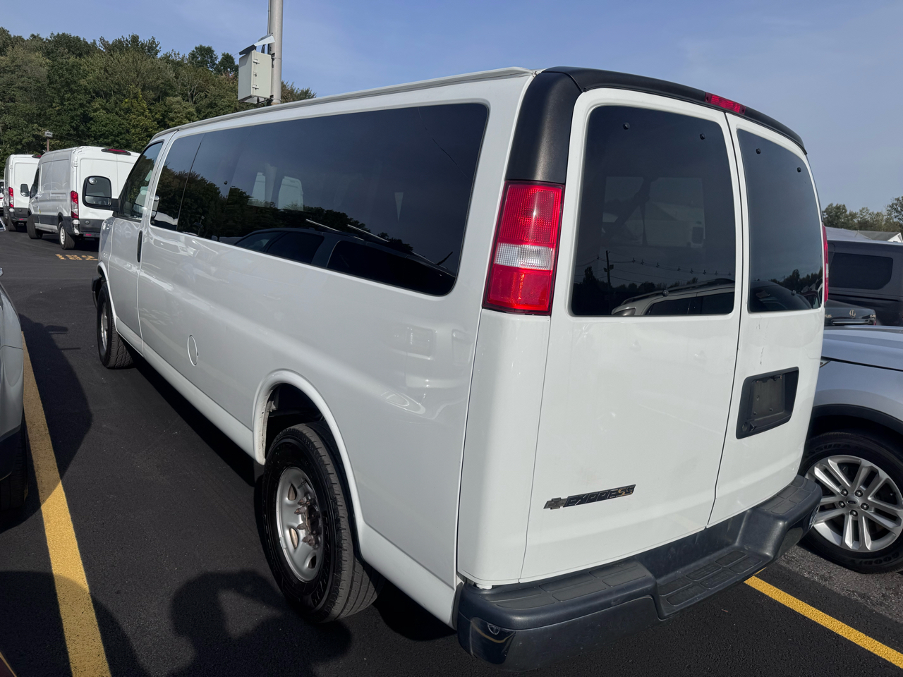 2020 Chevrolet Express LT 3500 photo 4