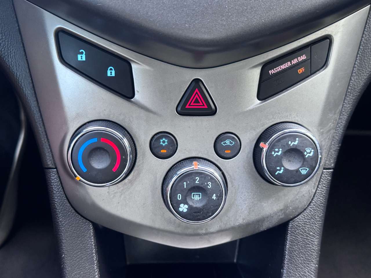 2016 Chevrolet Sonic LT photo 13