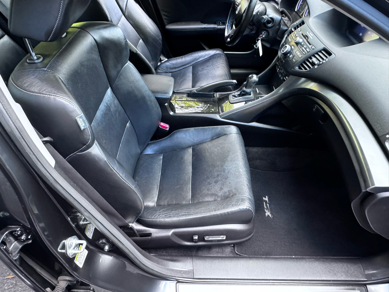 Acura TSX 5-Speed AT with Tech Package 2011 Acura TSX 5-Speed AT with Tech Package 2011