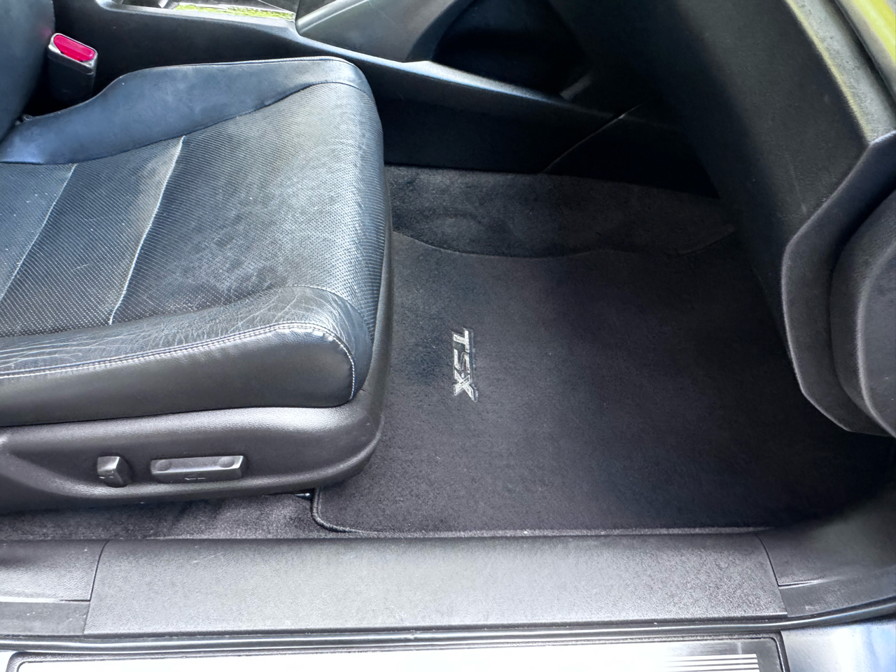 Acura TSX 5-Speed AT with Tech Package 2011 Acura TSX 5-Speed AT with Tech Package 2011