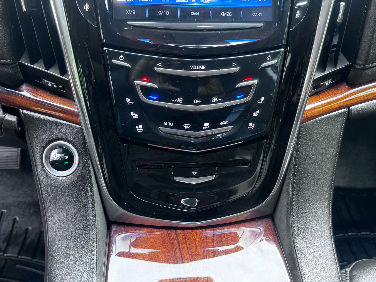 Cadillac Escalade Premium 4WD 2015 Cadillac Escalade Premium 4WD 2015