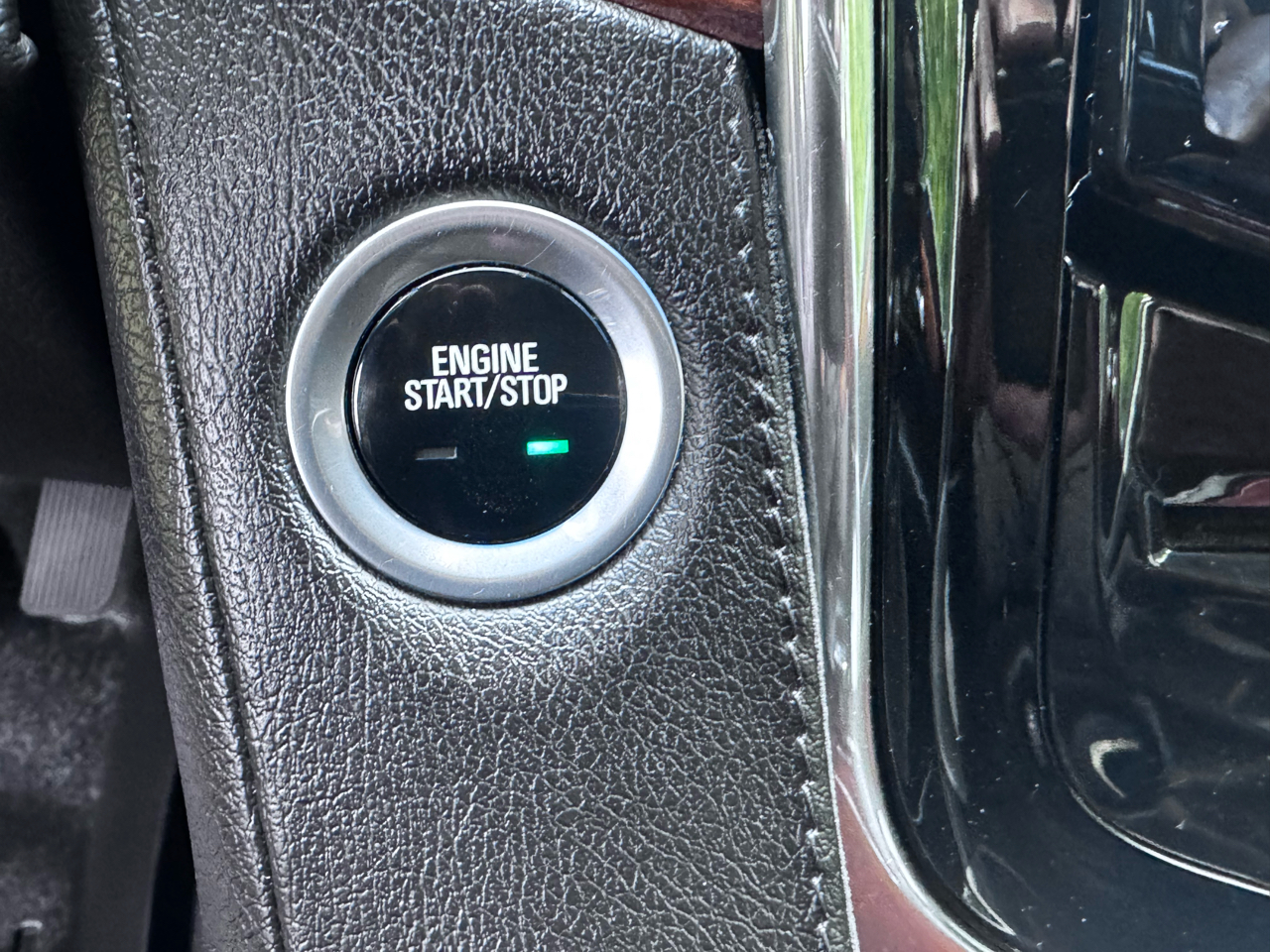 Cadillac Escalade Premium 4WD 2015 Cadillac Escalade Premium 4WD 2015