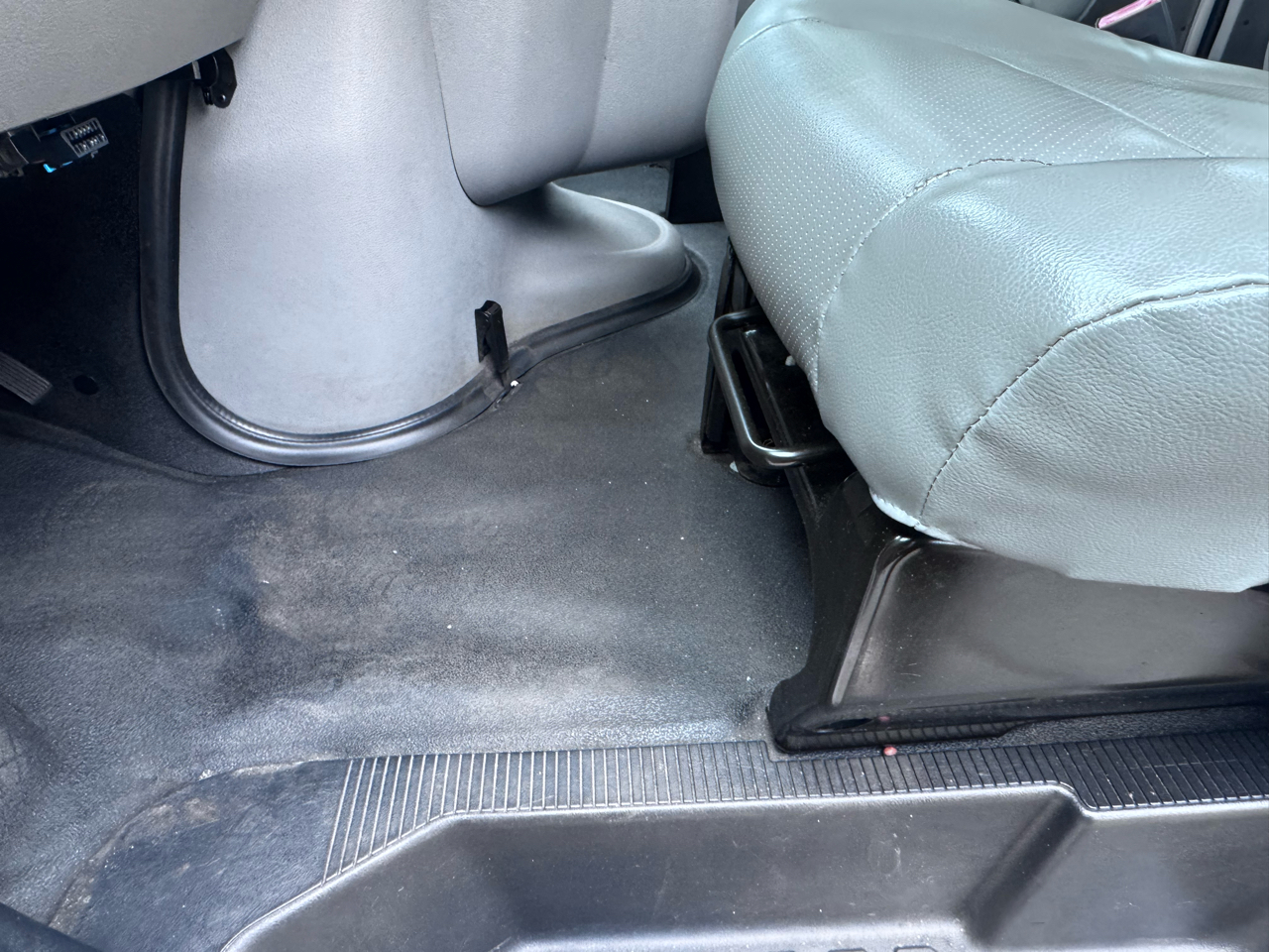 Ford Econoline E-250 Extended 2014