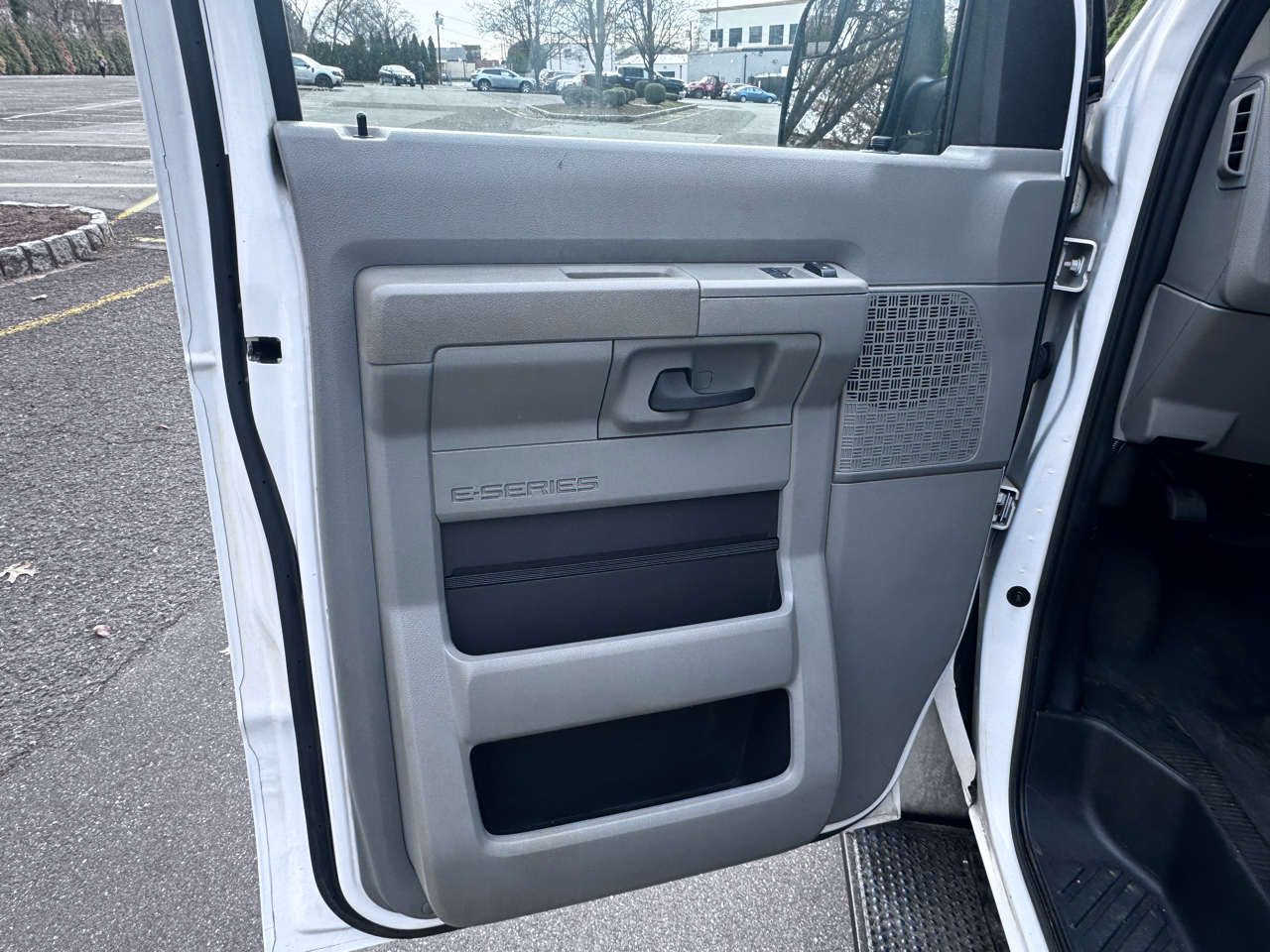 Ford Econoline E-250 Extended 2014