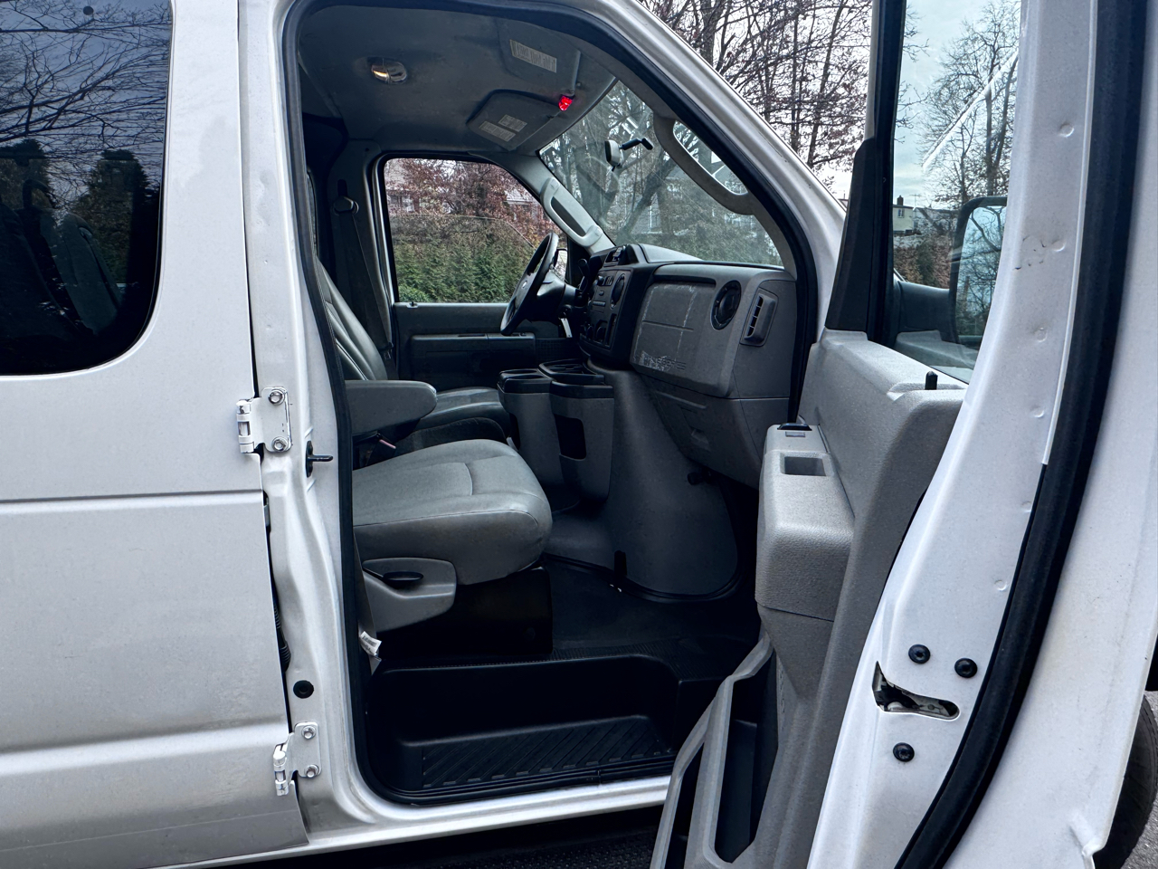 Ford Econoline E-250 Extended 2014