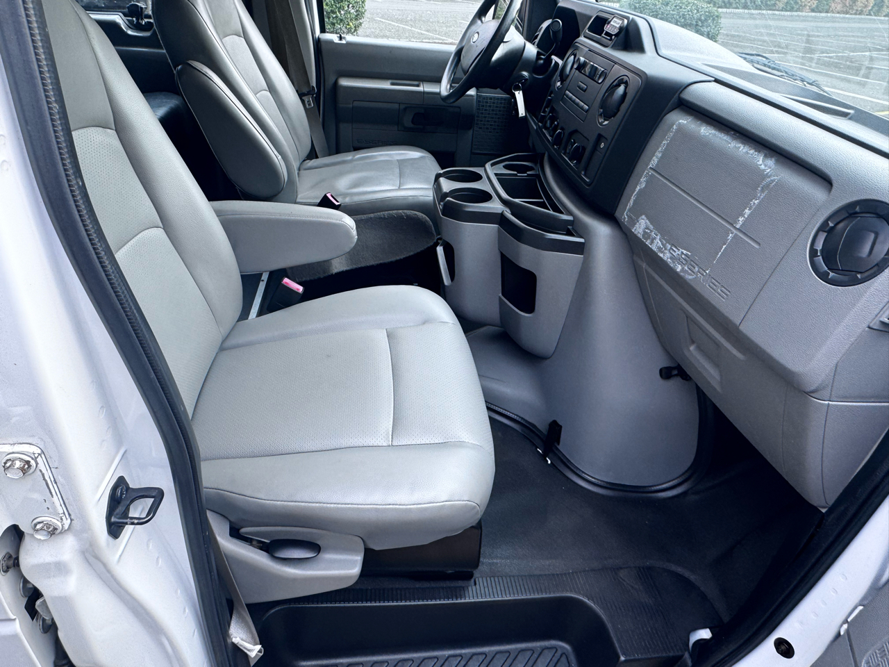 Ford Econoline E-250 Extended 2014