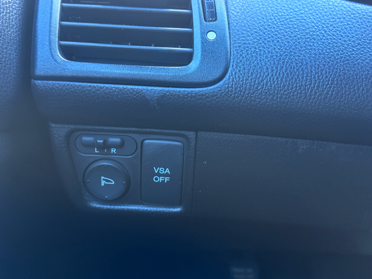 Acura RDX 5-Spd AT SH-AWD 2011