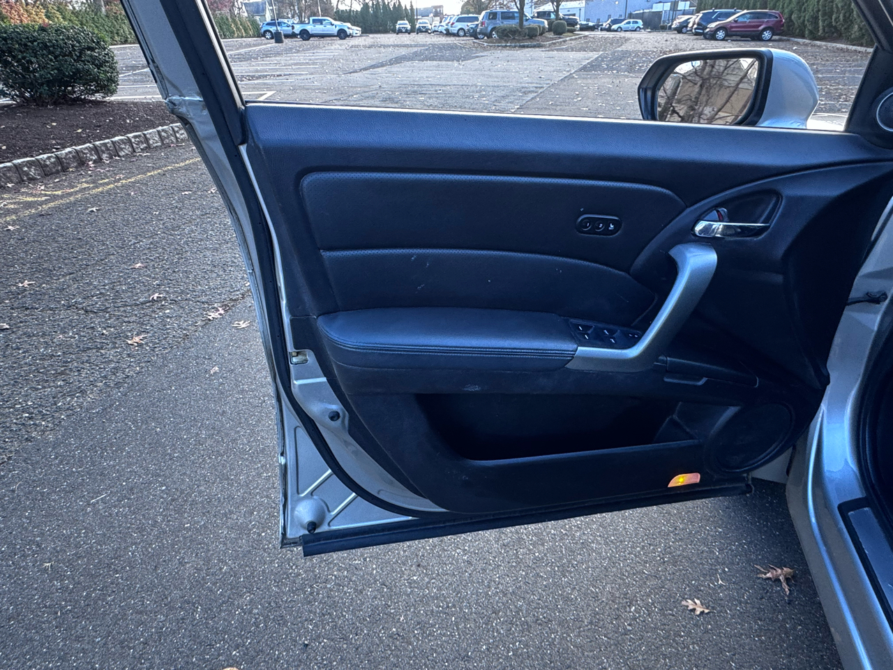 Acura RDX 5-Spd AT SH-AWD 2011