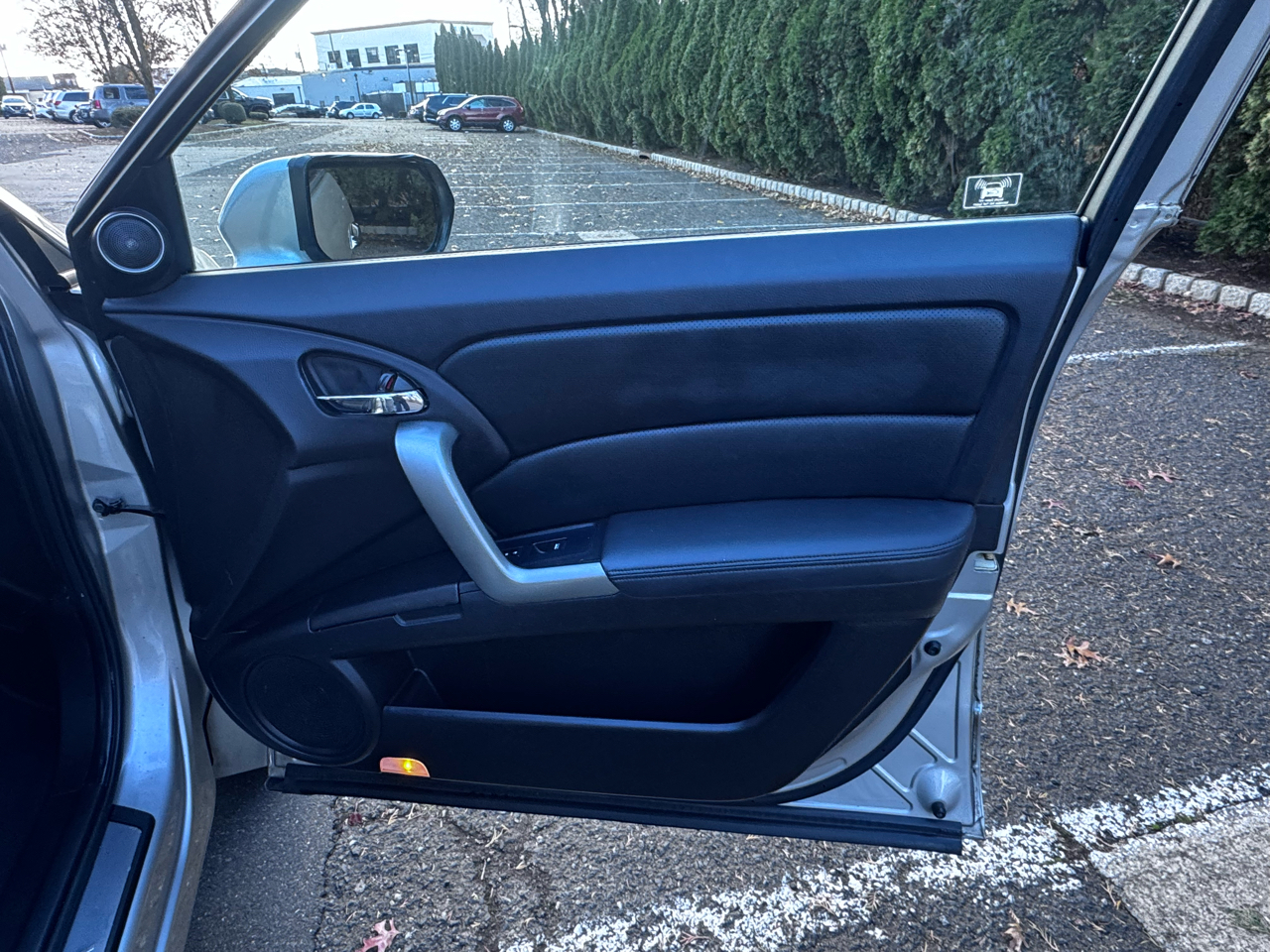 Acura RDX 5-Spd AT SH-AWD 2011