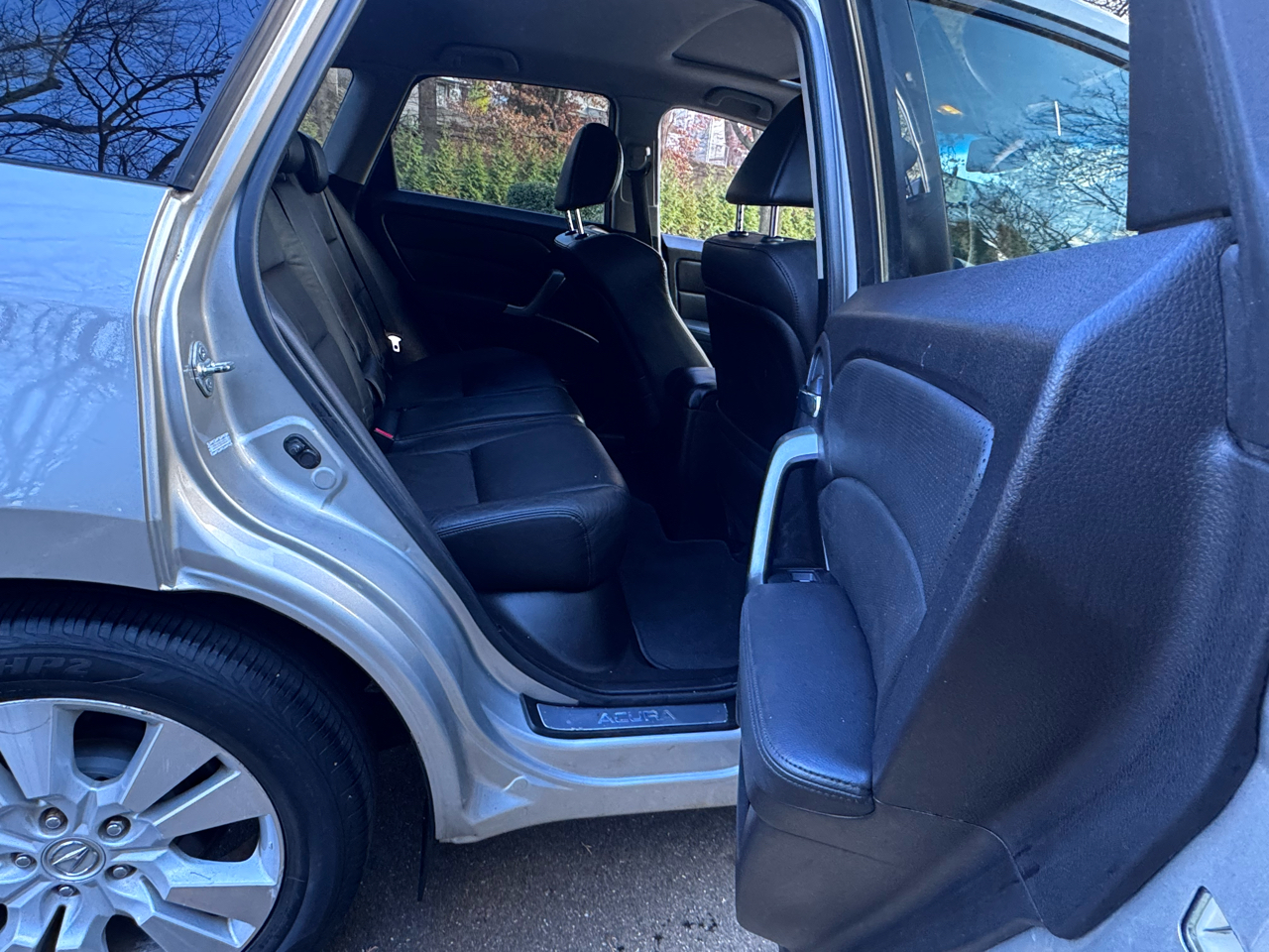 Acura RDX 5-Spd AT SH-AWD 2011