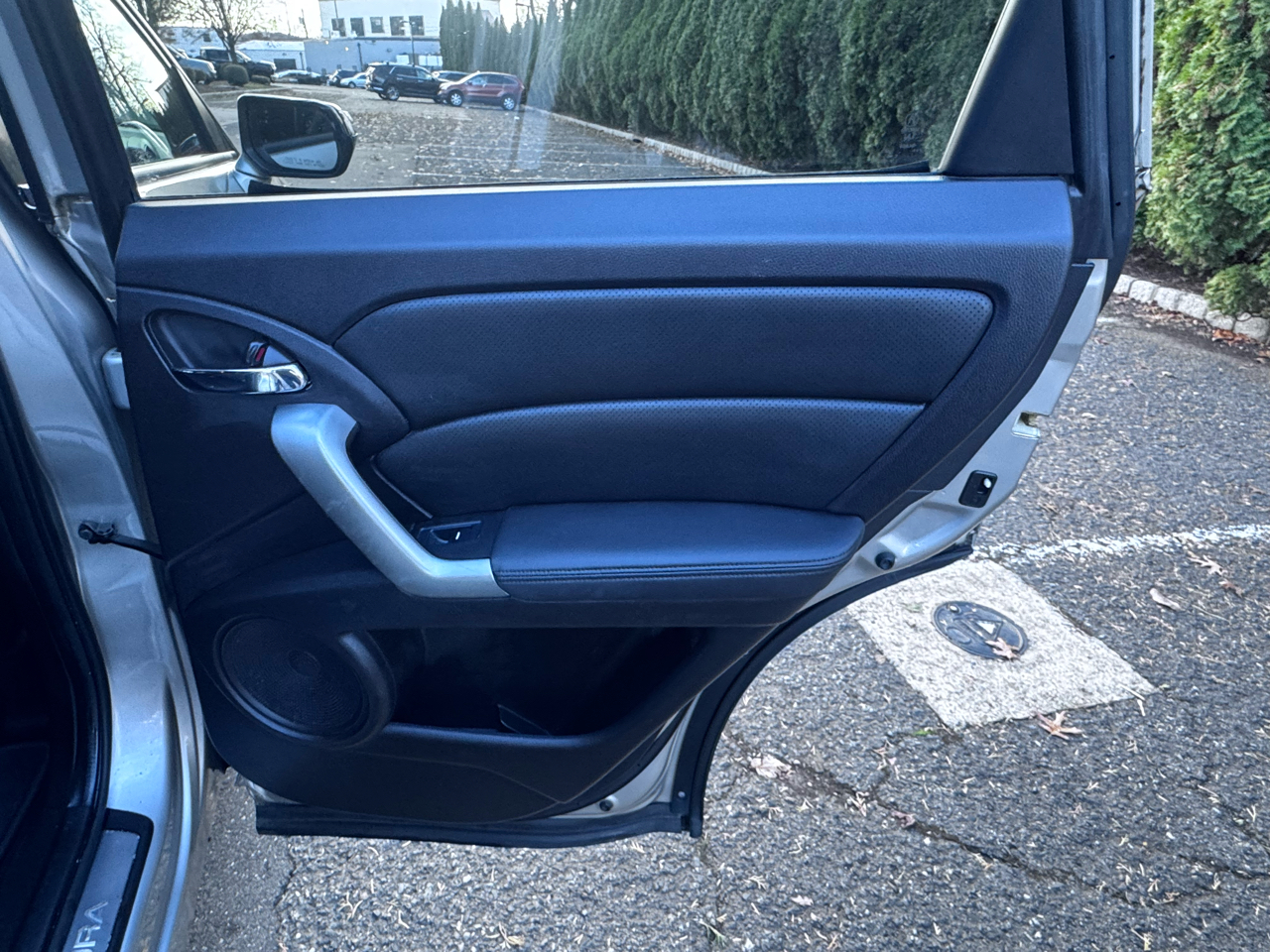 Acura RDX 5-Spd AT SH-AWD 2011