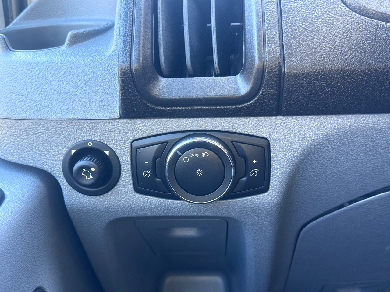 Ford Transit 350 Van Med. Roof w/Sliding Pass. 148-in. WB 2019