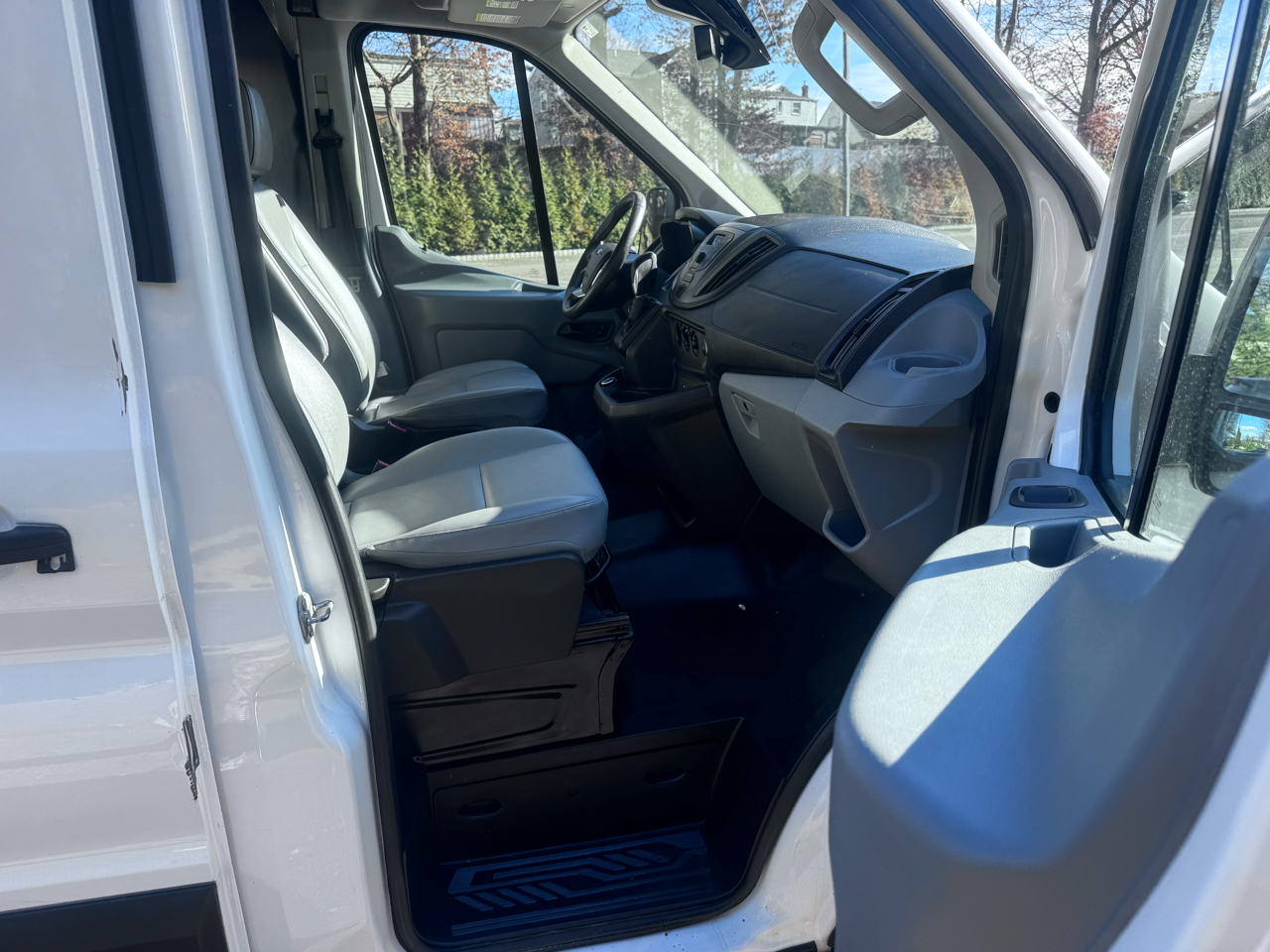 Ford Transit 350 Van Med. Roof w/Sliding Pass. 148-in. WB 2019