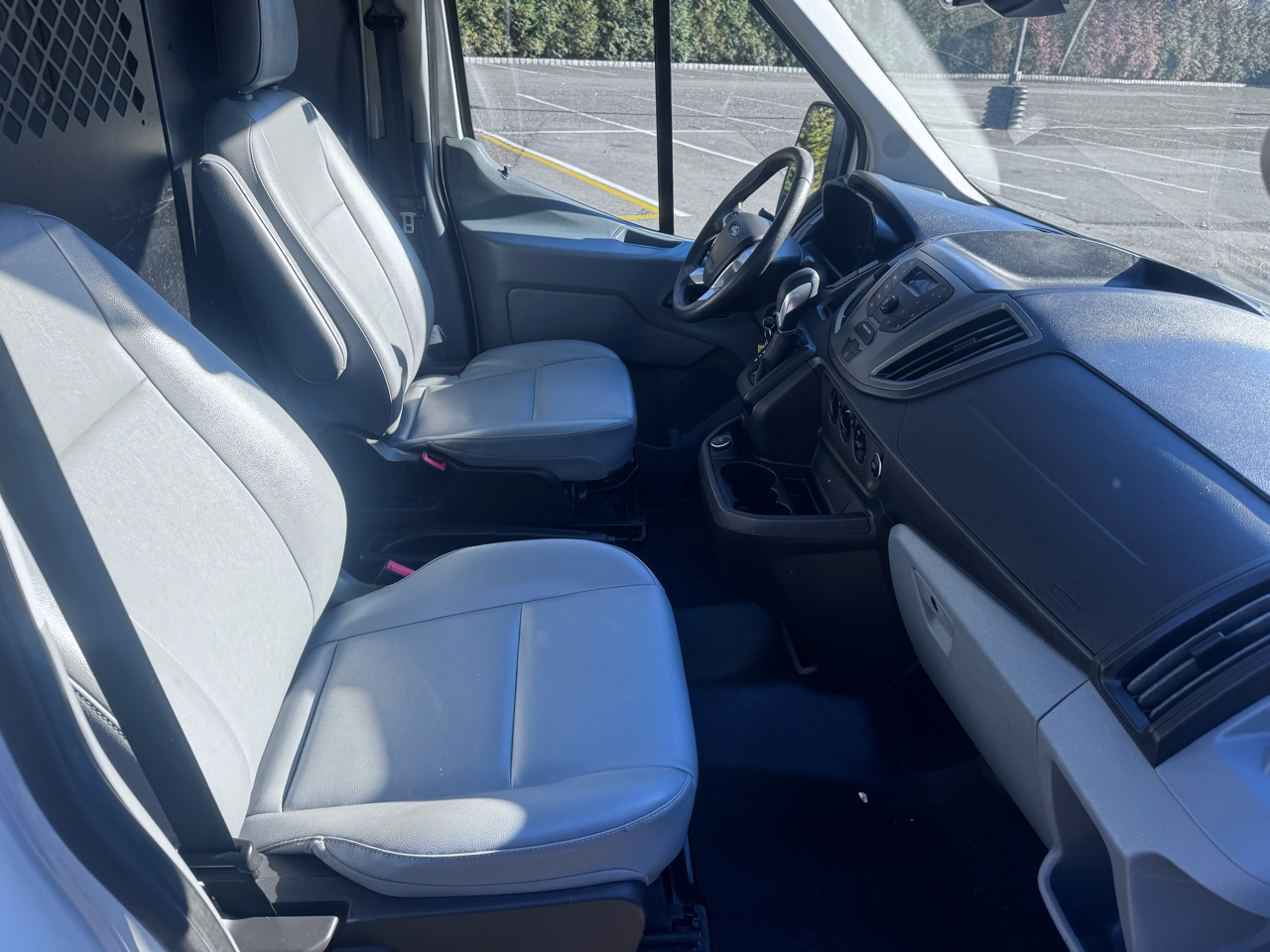 Ford Transit 350 Van Med. Roof w/Sliding Pass. 148-in. WB 2019