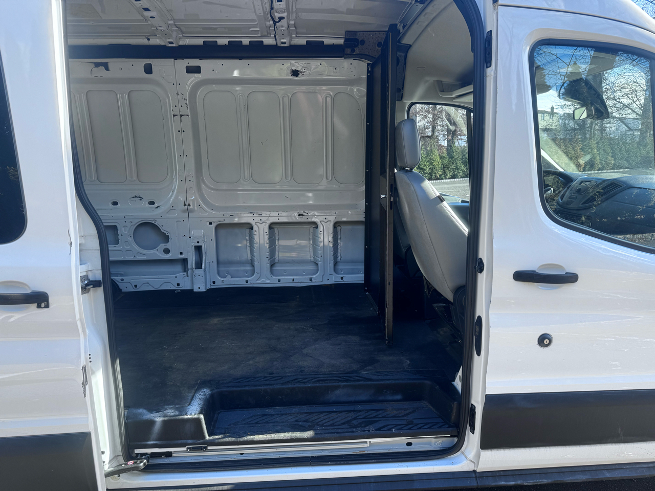 Ford Transit 350 Van Med. Roof w/Sliding Pass. 148-in. WB 2019