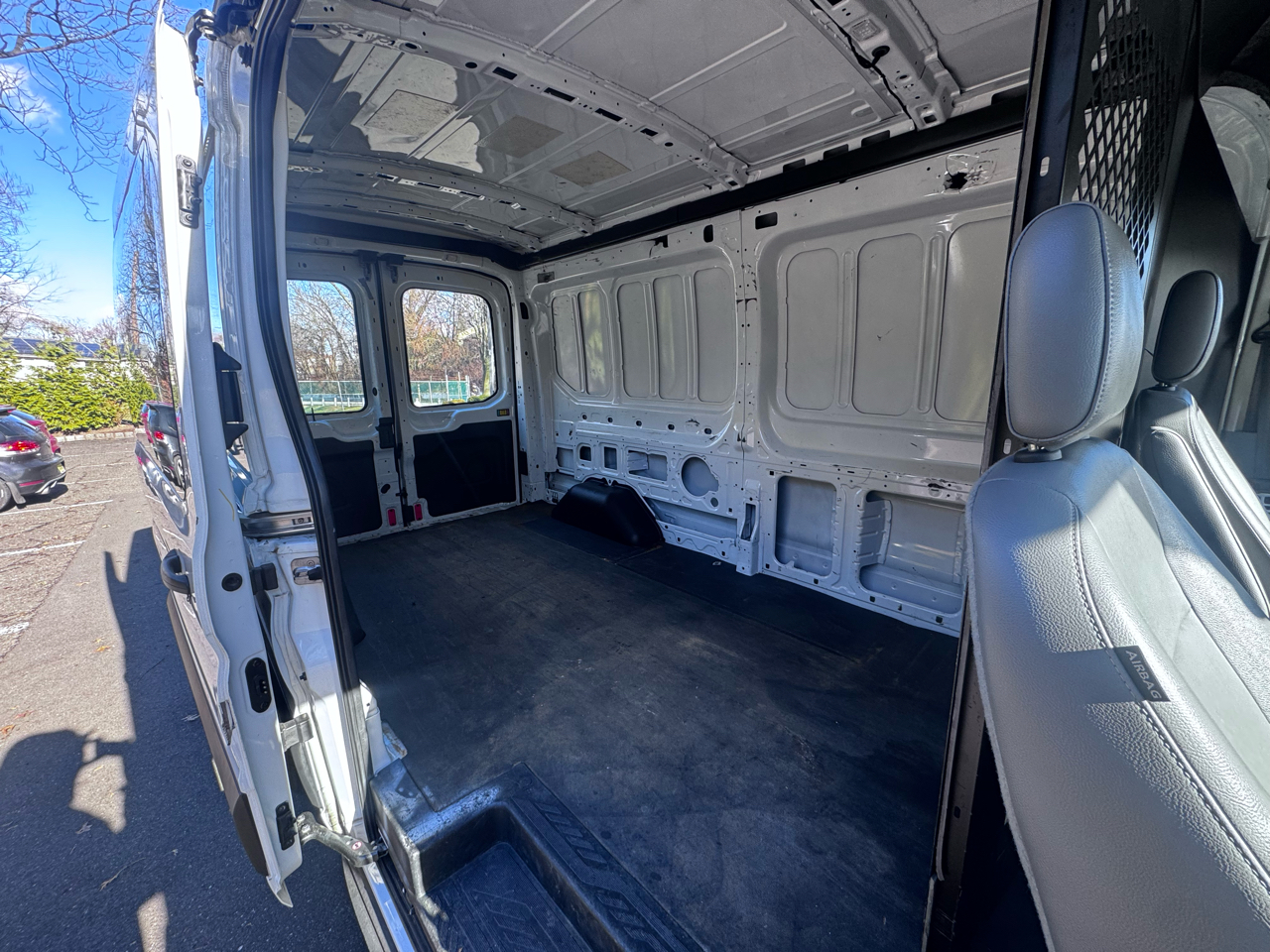 Ford Transit 350 Van Med. Roof w/Sliding Pass. 148-in. WB 2019