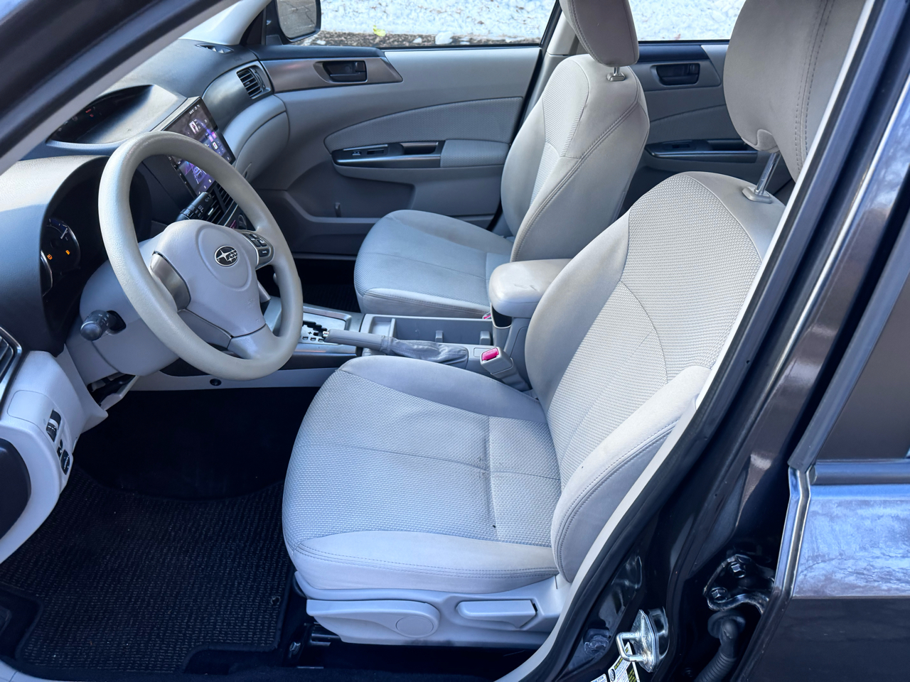 Subaru Forester 2.5X 2012