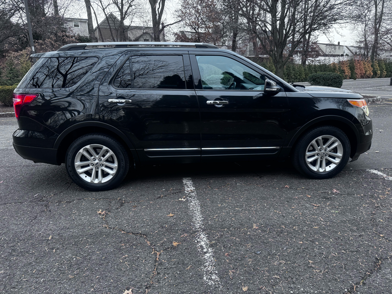 Ford Explorer Limited 4D SUV FWD 2014