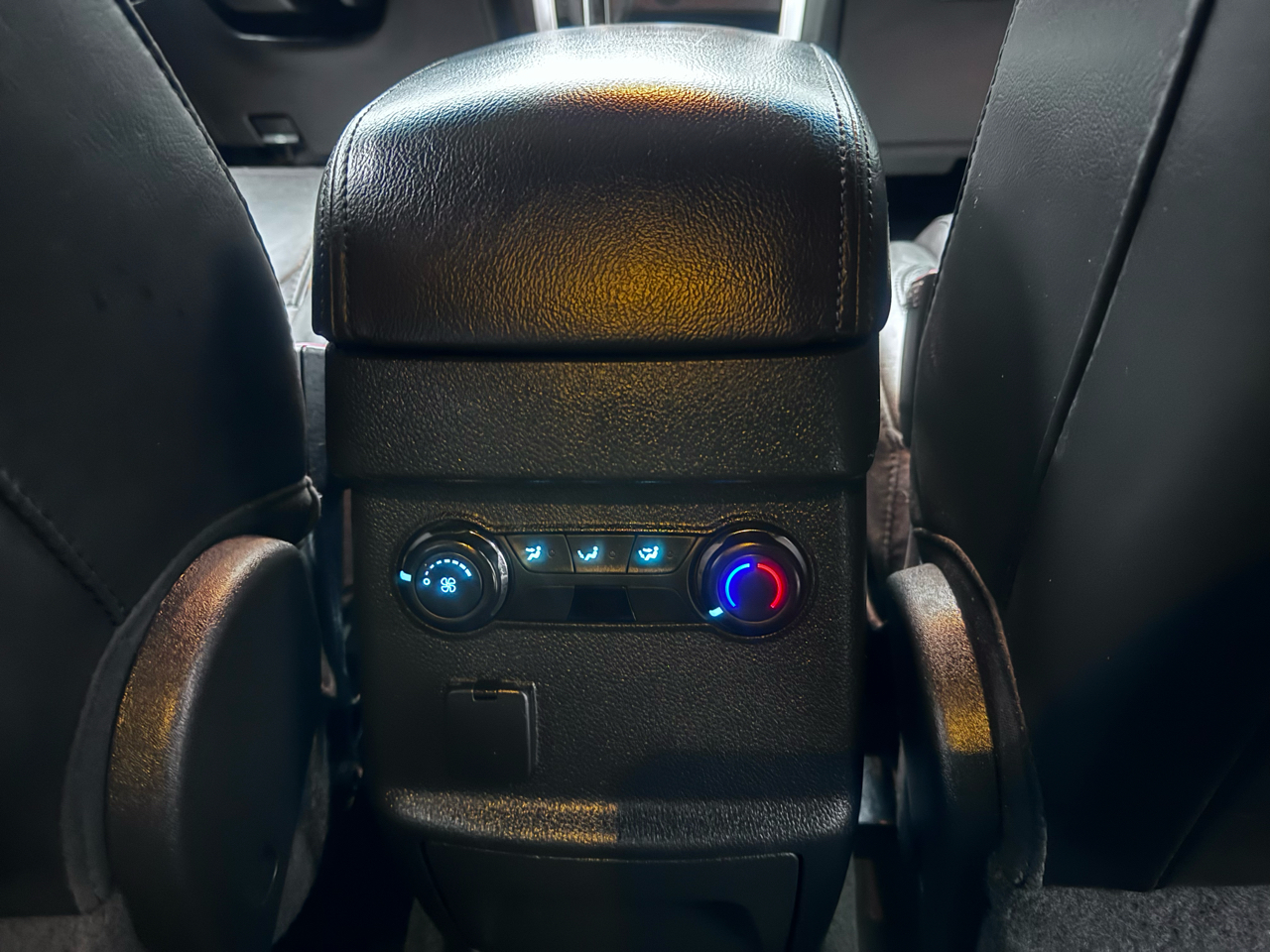 Ford Explorer Limited 4D SUV FWD 2014