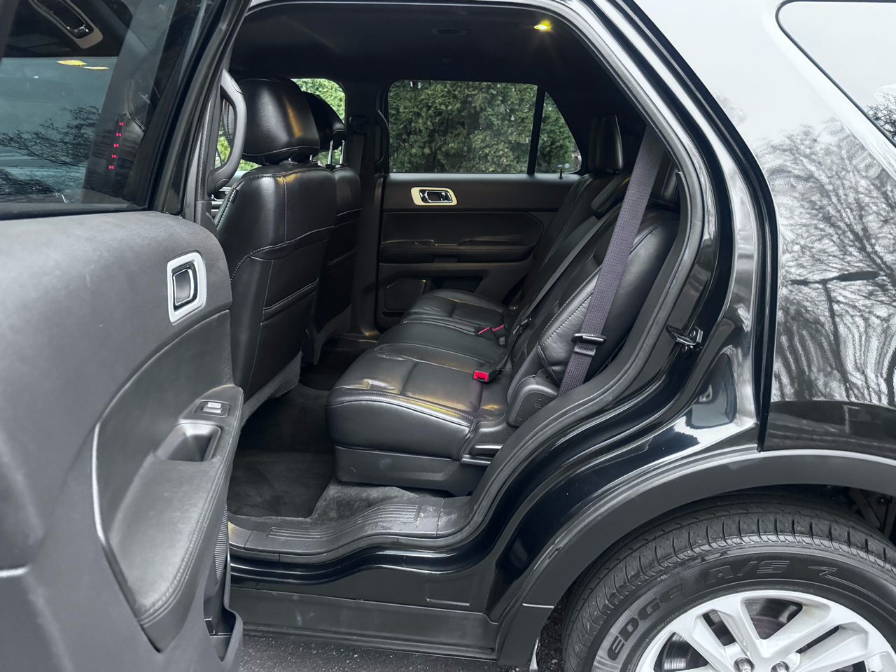 Ford Explorer Limited 4D SUV FWD 2014