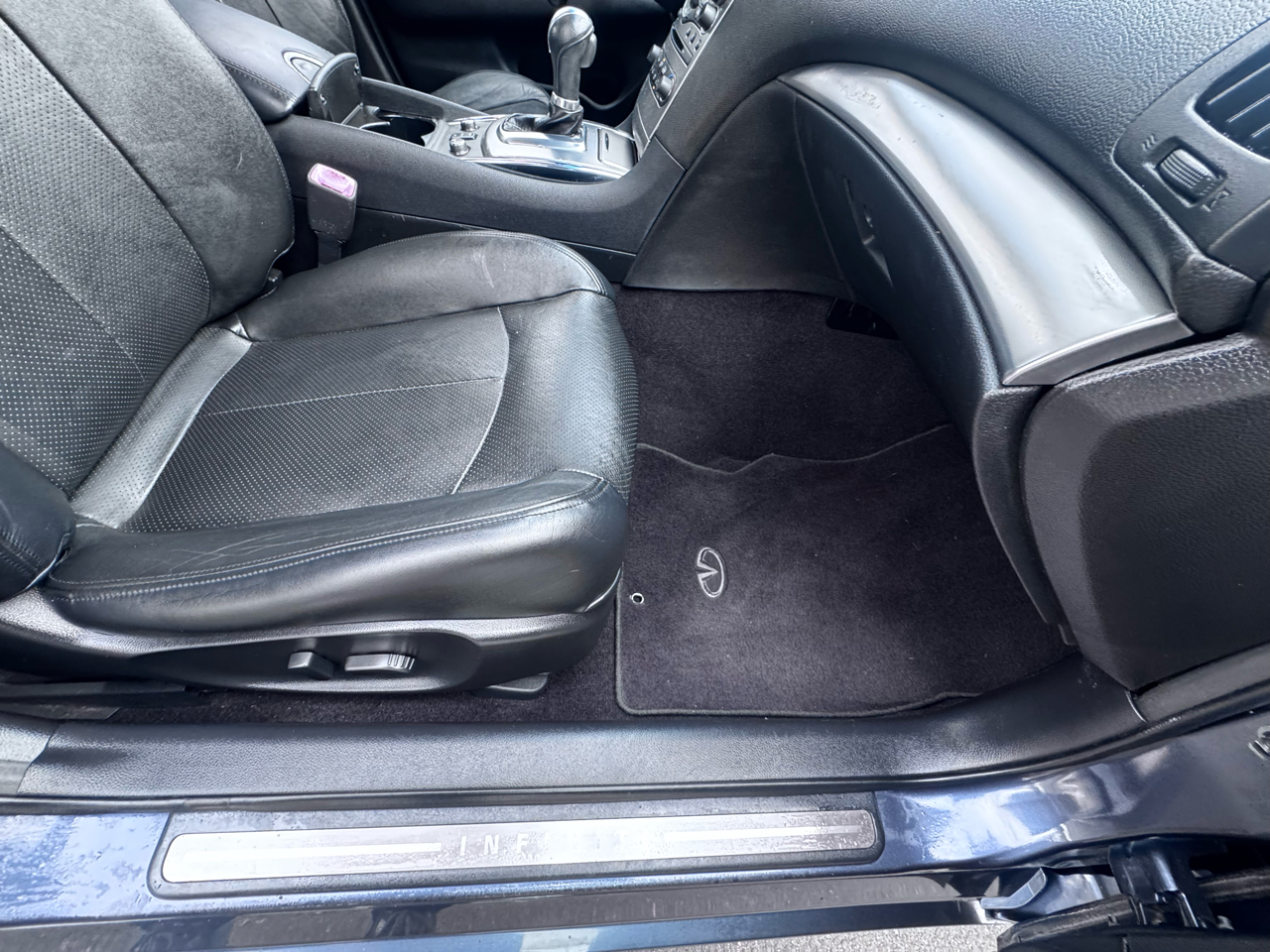 Infiniti G Sedan G37x AWD 2010