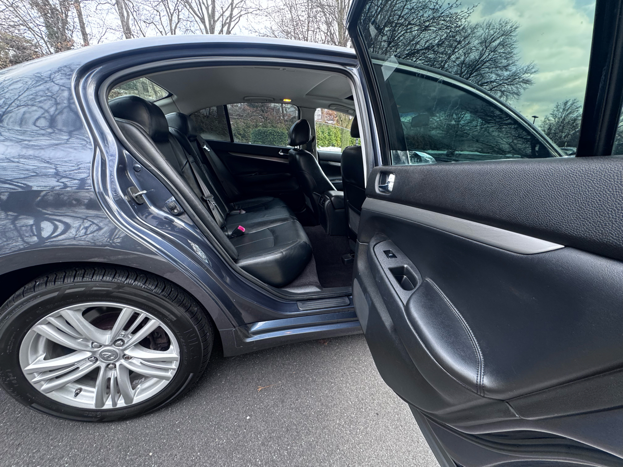 Infiniti G Sedan G37x AWD 2010