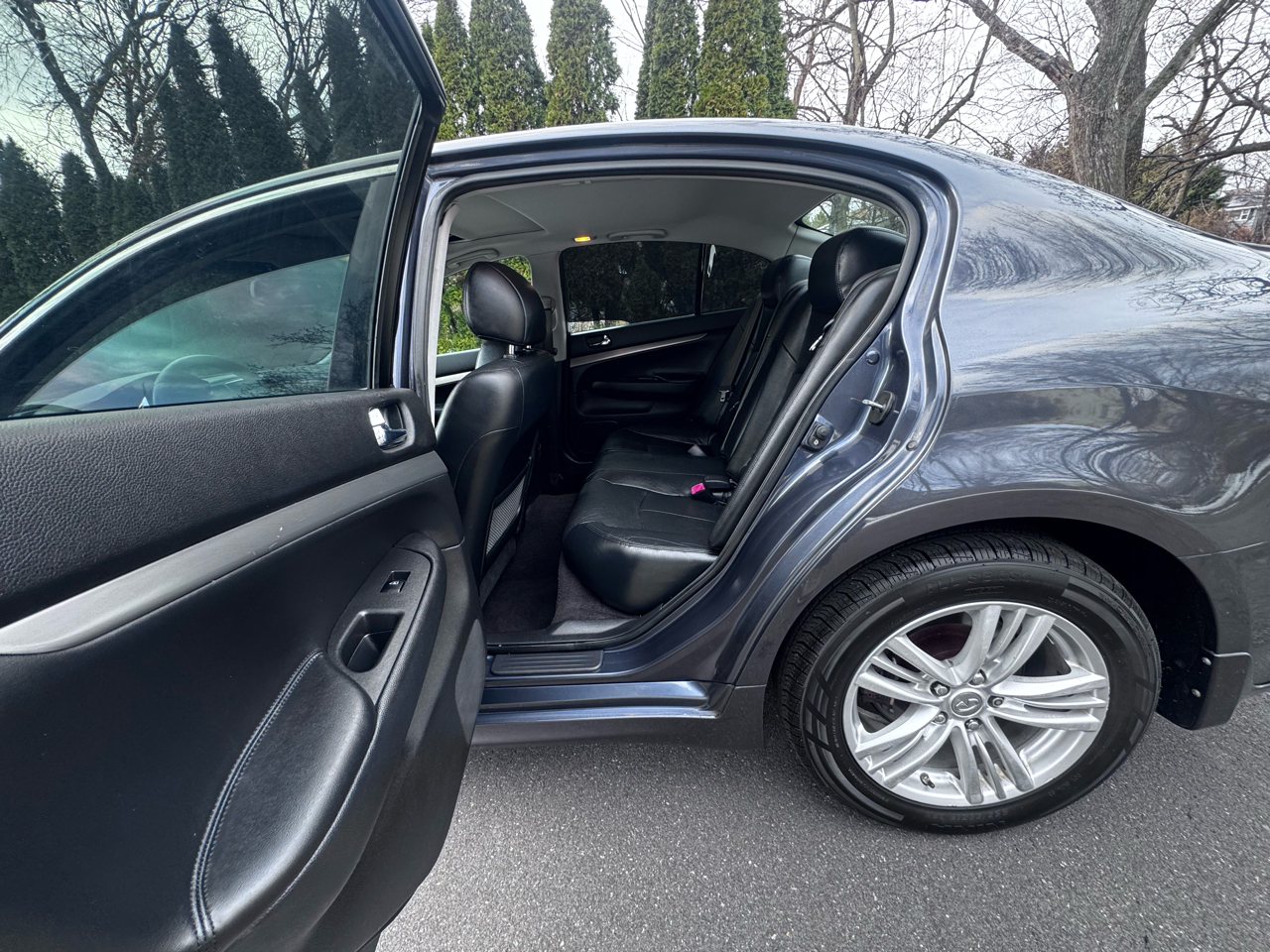 Infiniti G Sedan G37x AWD 2010